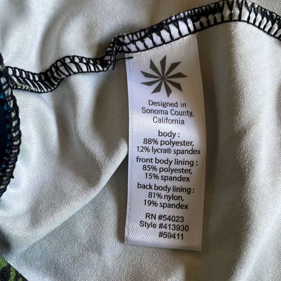 Athleta Polyester/Spandex Tank w/Built In Bra - Picture 5 of 6